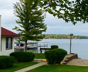 3905B1E3-41C9-468C-9B25-A5EFCF362385_1_201_a_Lake