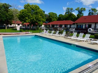 outdoor pool_units